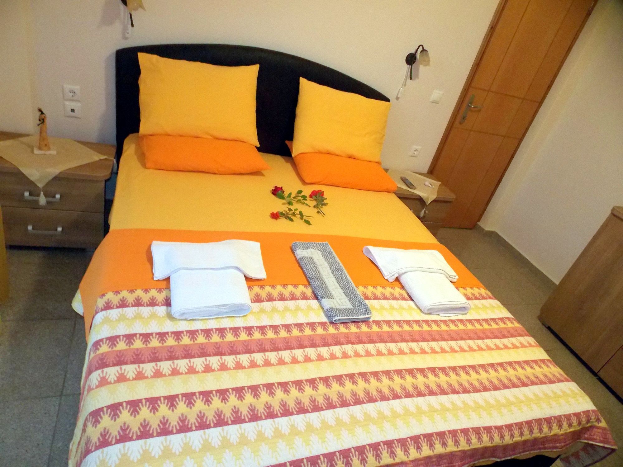 Nikos Apartments Sithonia Екстер'єр фото